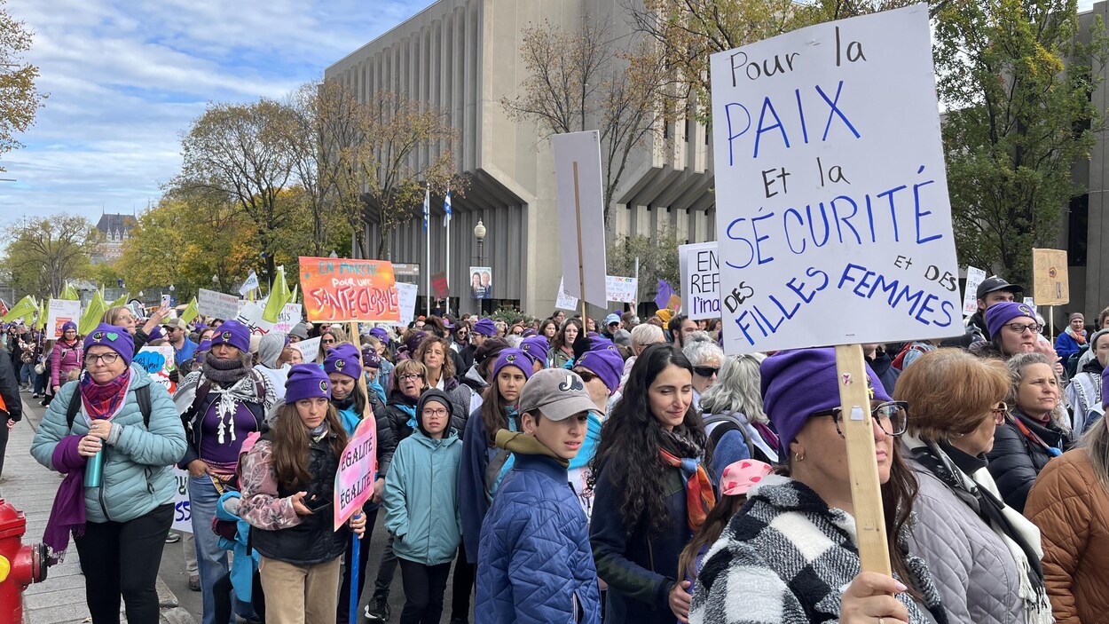 Près de 400 Mauriciennes à la Marche mondiale des femmes | Radio-Canada