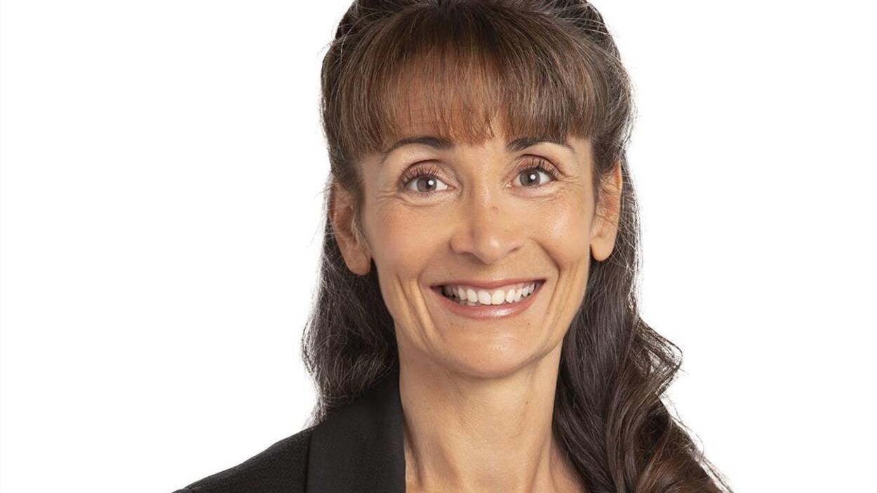 Plan rapproché de Mme Tardif.