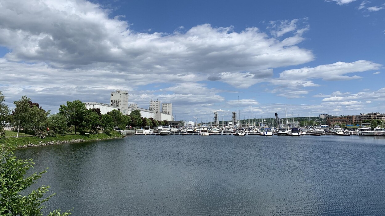 L'eau de la marina au port de Québec