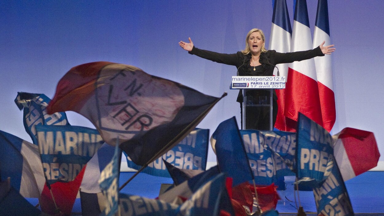 Marine Le Pen lors d'un rassemblement politique du Front national, en France Marine Le Pen lors d'un rassemblement politique du Front national, en France