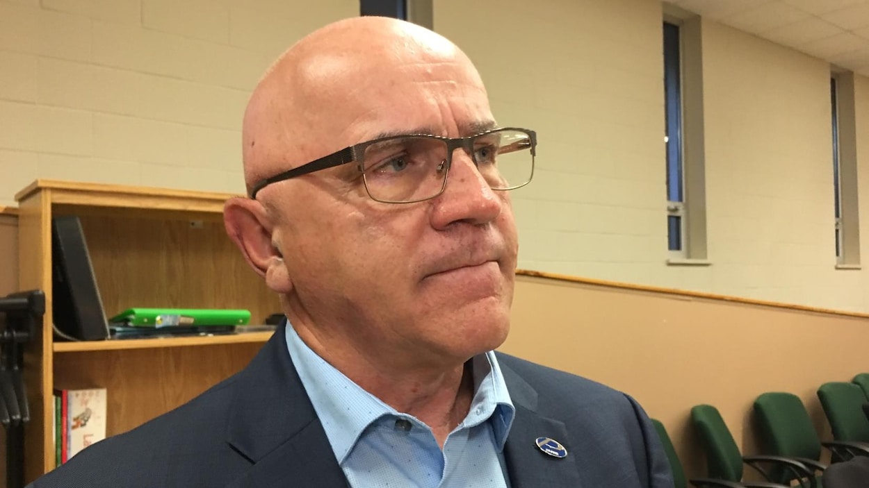M. Crevier en entrevue lors d'une rencontre des commissaires