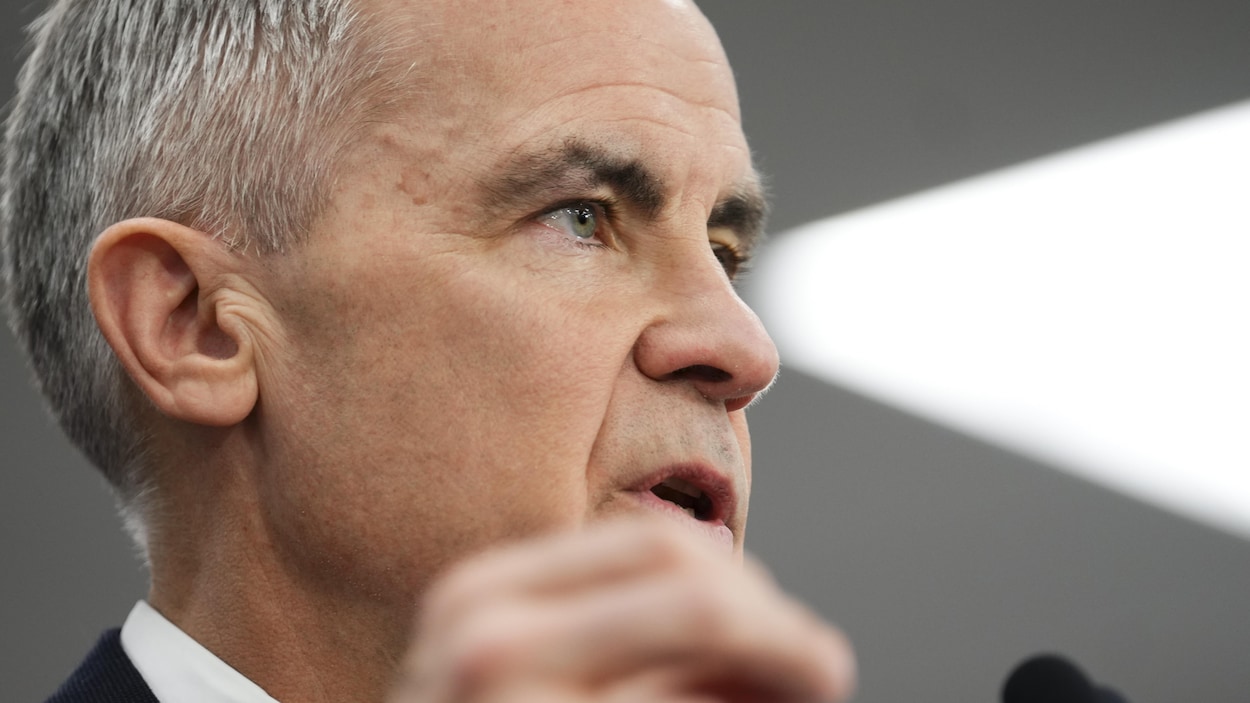 Poilievre et Singh en Ontario, Carney encore en pause pour cause de tarifs