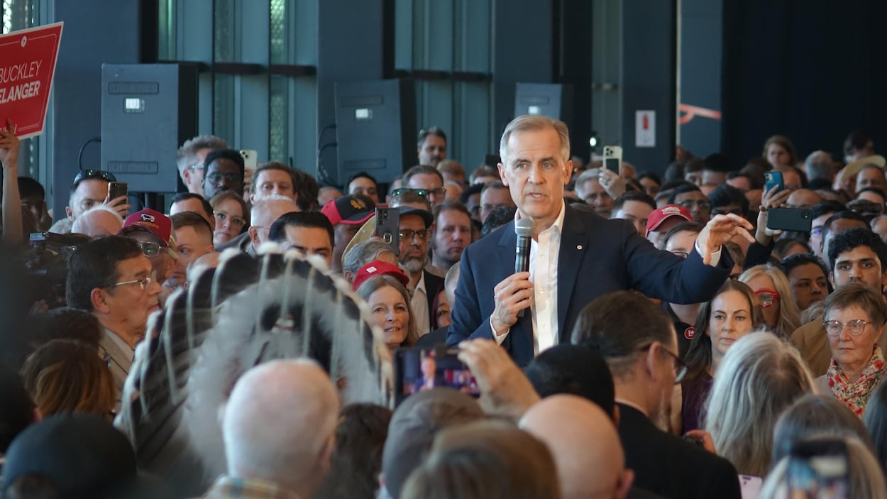Mark Carney en territoire conservateur lors d’un rassemblement partisan à Saskatoon