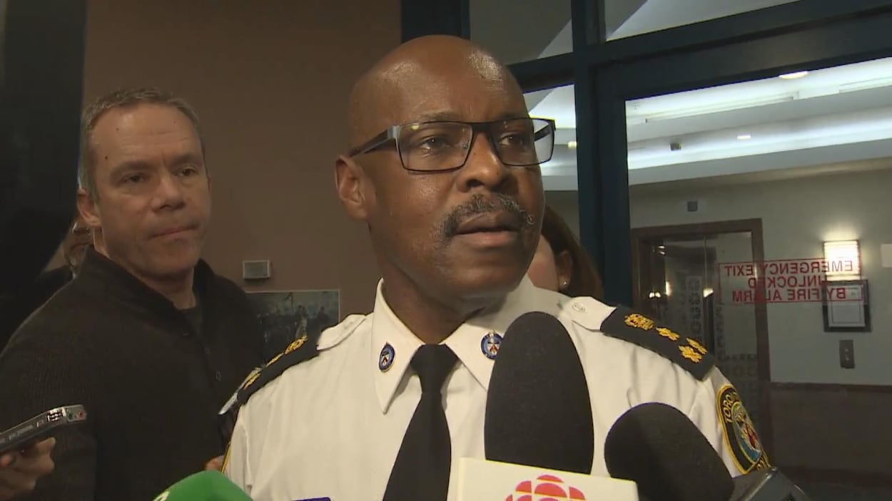 Le chef de police Mark Saunders