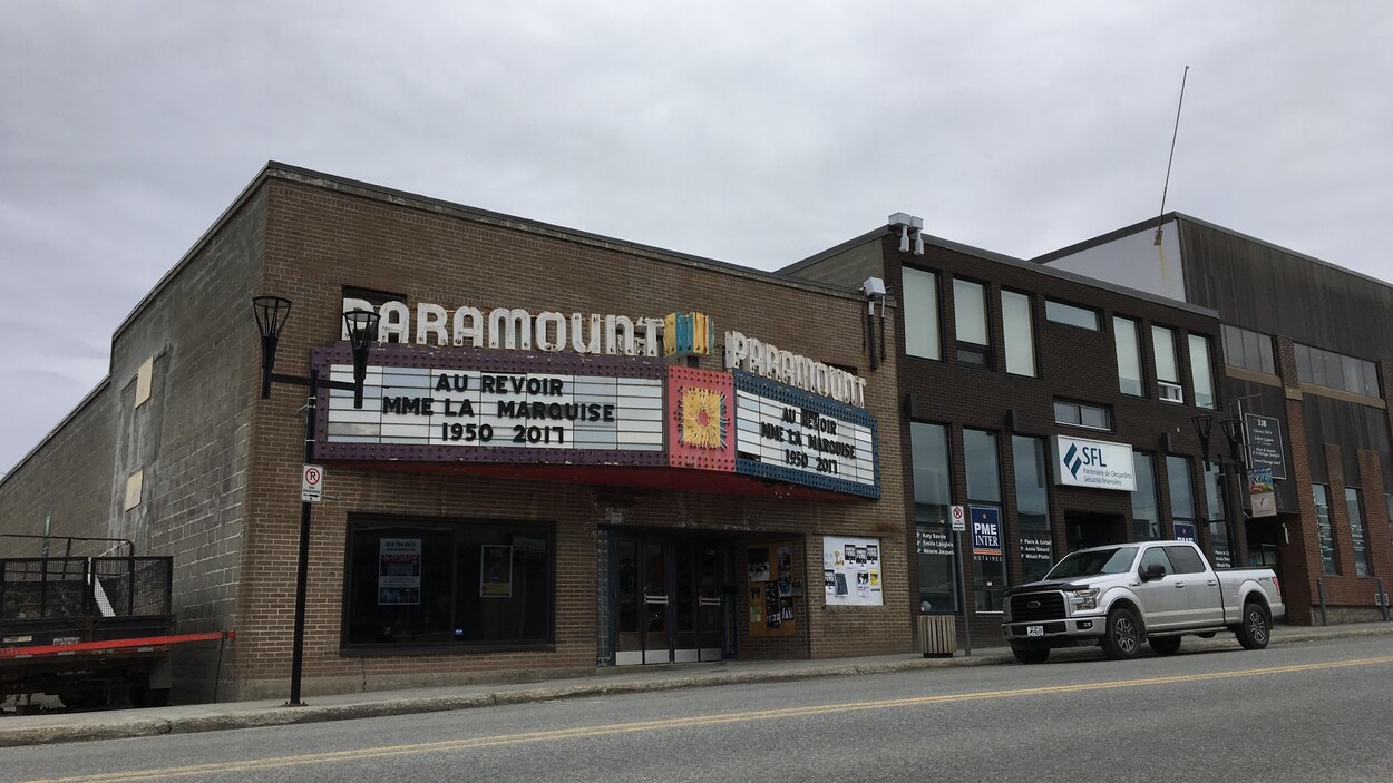 La marquise de la Scène Paramount sera détruite ICI.RadioCanada.ca