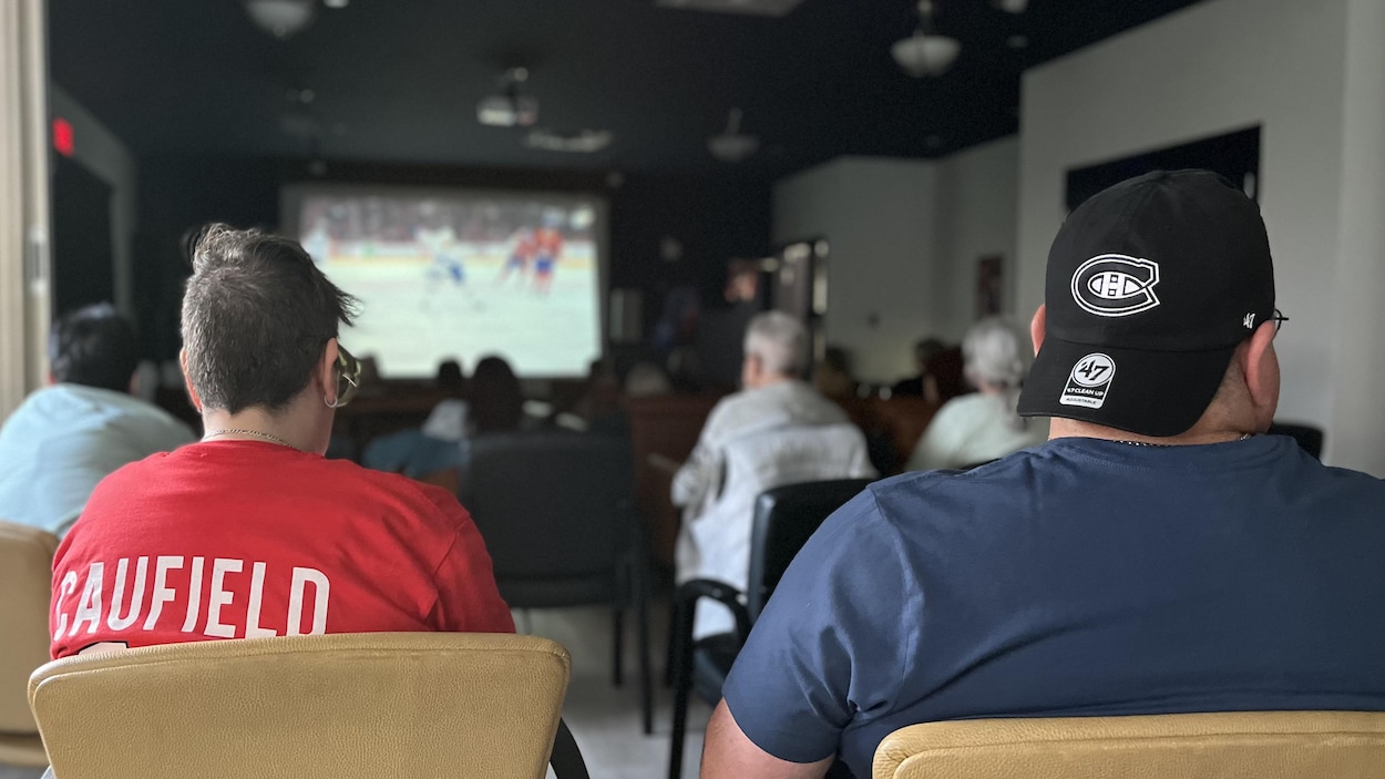 Se retrouver pour regarder le Canadien à la résidence Coin St-Paul