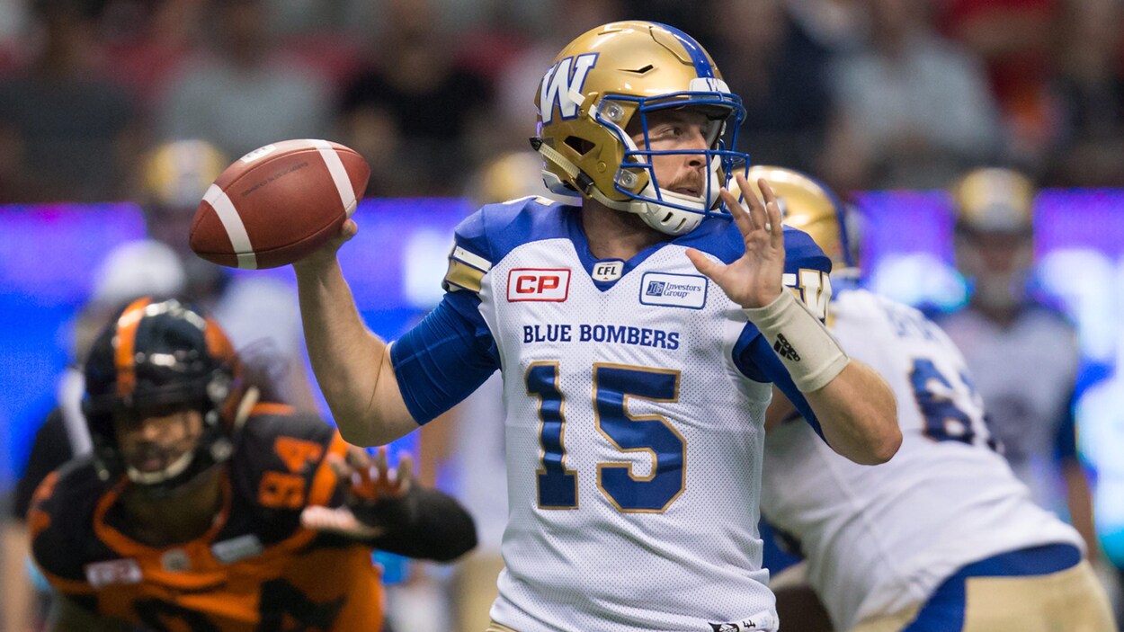 Le quart-arrière des Blue Bombers de Winnipeg Matt Nichols lors du match contre les Lions de la Colombie-Britannique vendredi soir. Le quart-arrière des Blue Bombers de Winnipeg Matt Nichols lors du match contre les Lions de la Colombie-Britannique vendredi soir.