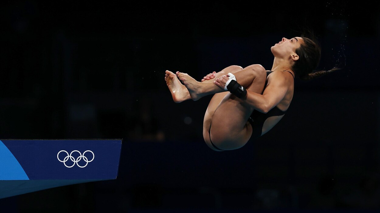 Meaghan Benfeito en plein plongeon.