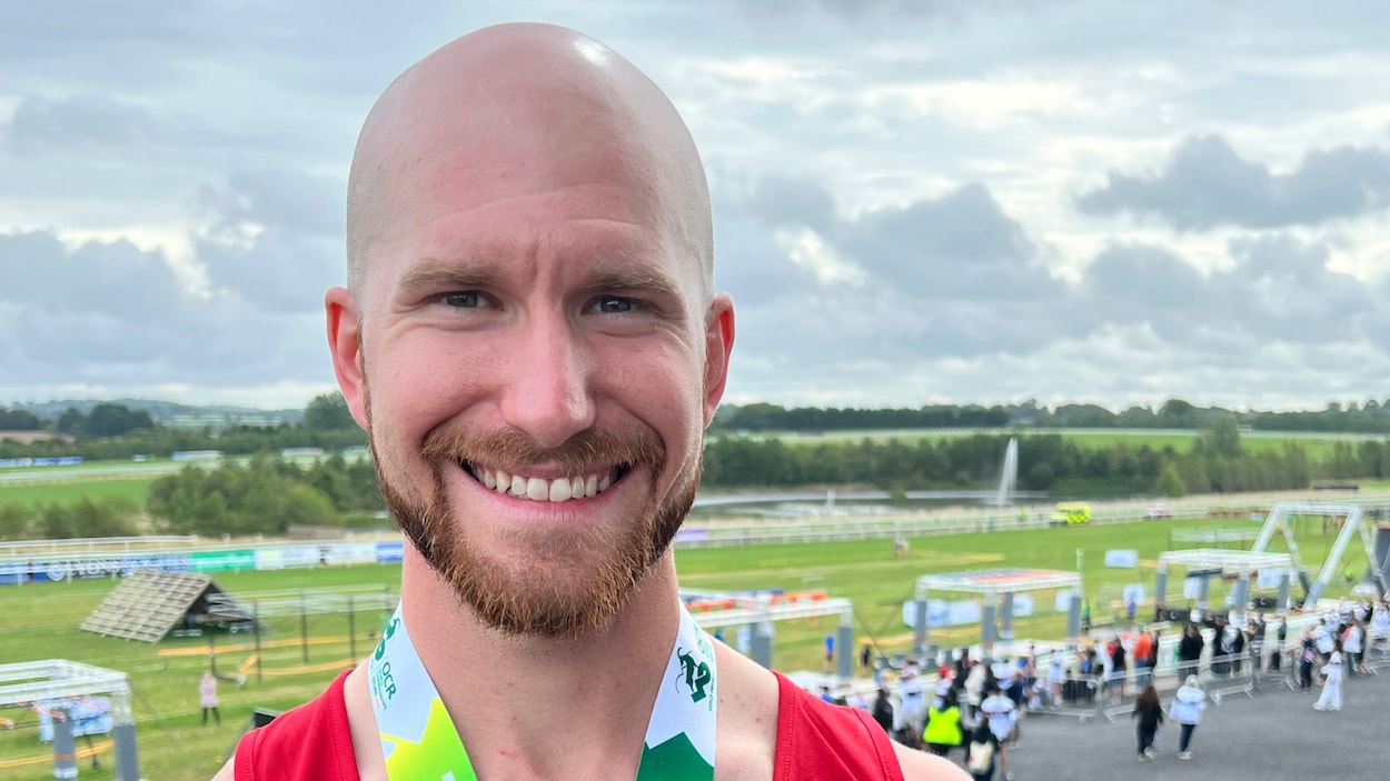 Un athlète de Mont-Brun remporte une médaille de bronze en Irlande en course à obstacles