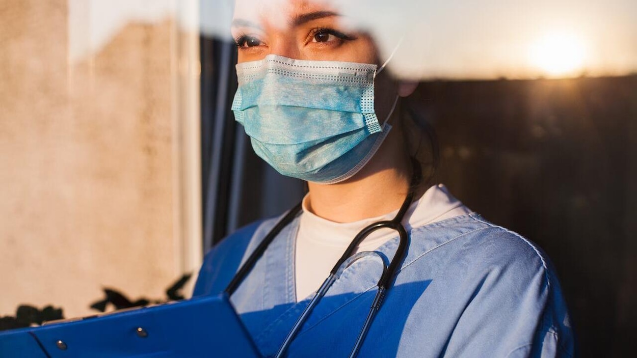 Le port du masque redevenu obligatoire dans les établissements de santé : une mesure de protection contre la grippe et les virus respiratoires