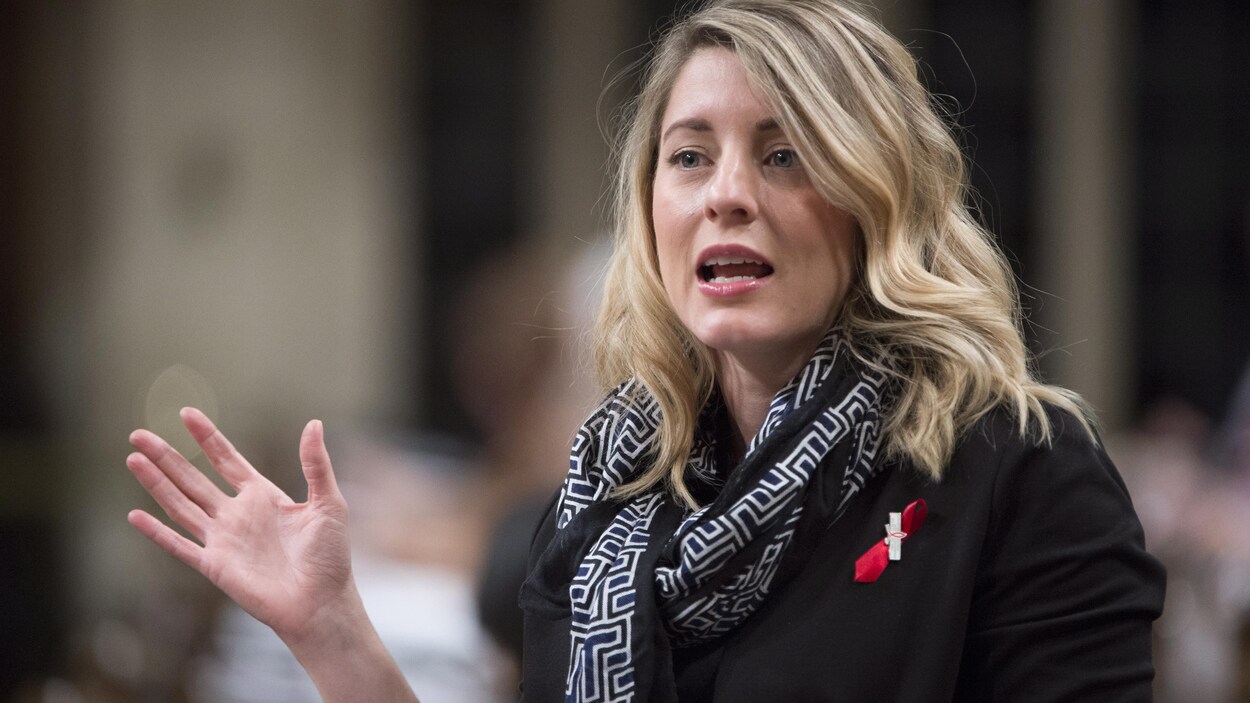 La ministre aux Communes.