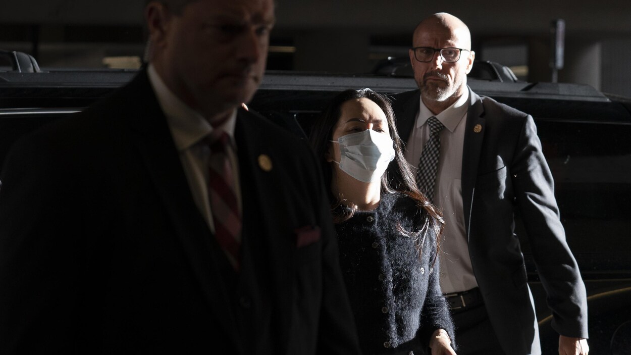 Meng Wanzhou à son arrivée vendredi au tribunal, au centre-ville de Vancouver