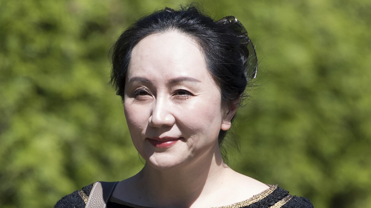 Meng Wanzhou, photographiée en plan rapproché.