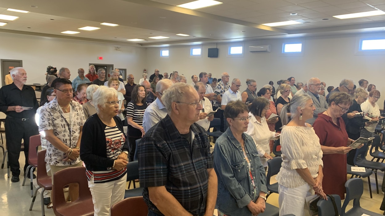 Sans leur église, les paroissiens de Saint-Simon se rassemblent pour une messe symbolique