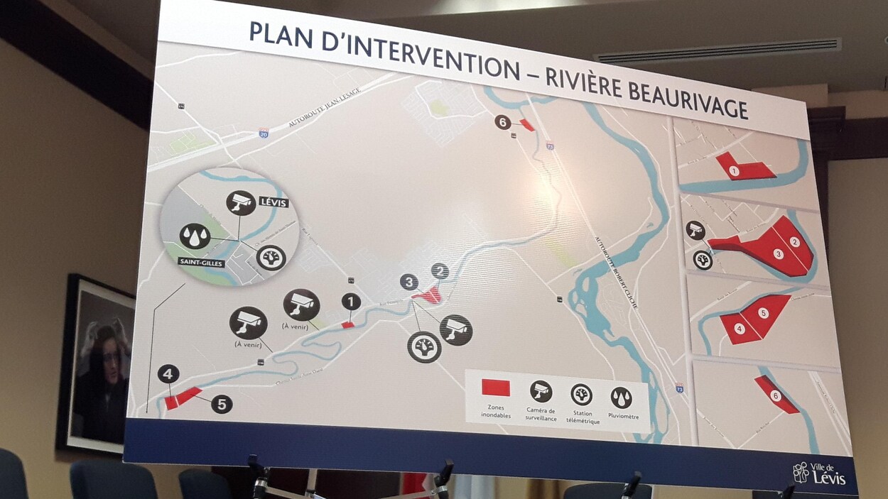 La Ville de Lévis a présenté ses mesures de surveillance de la rivière Beaurivage.
La Ville de Lévis a présenté ses mesures de surveillance de la rivière Beaurivage.