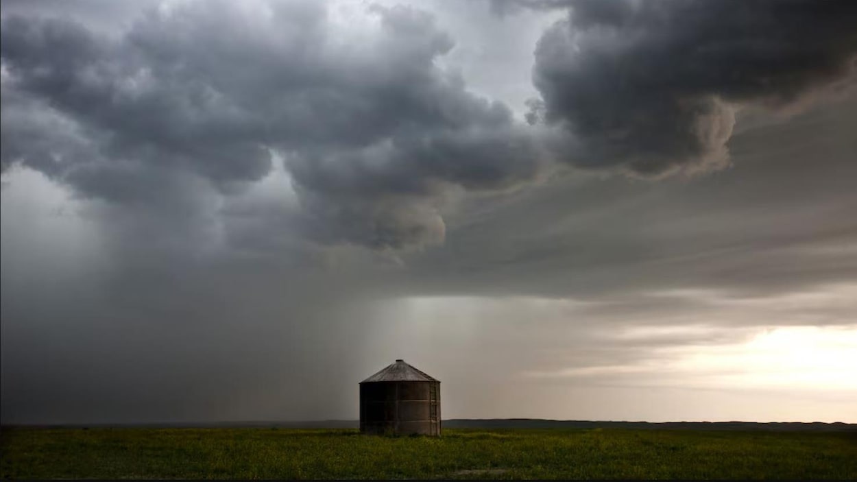 Entre fraîcheur record et vents violents, l’été s’ouvre sous la menace des tornades