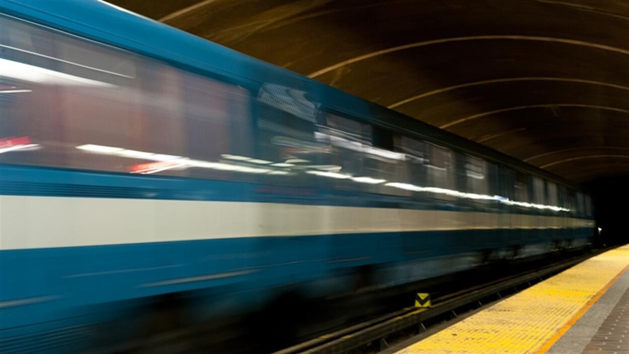 Dans les entrailles du métro de Montréal.