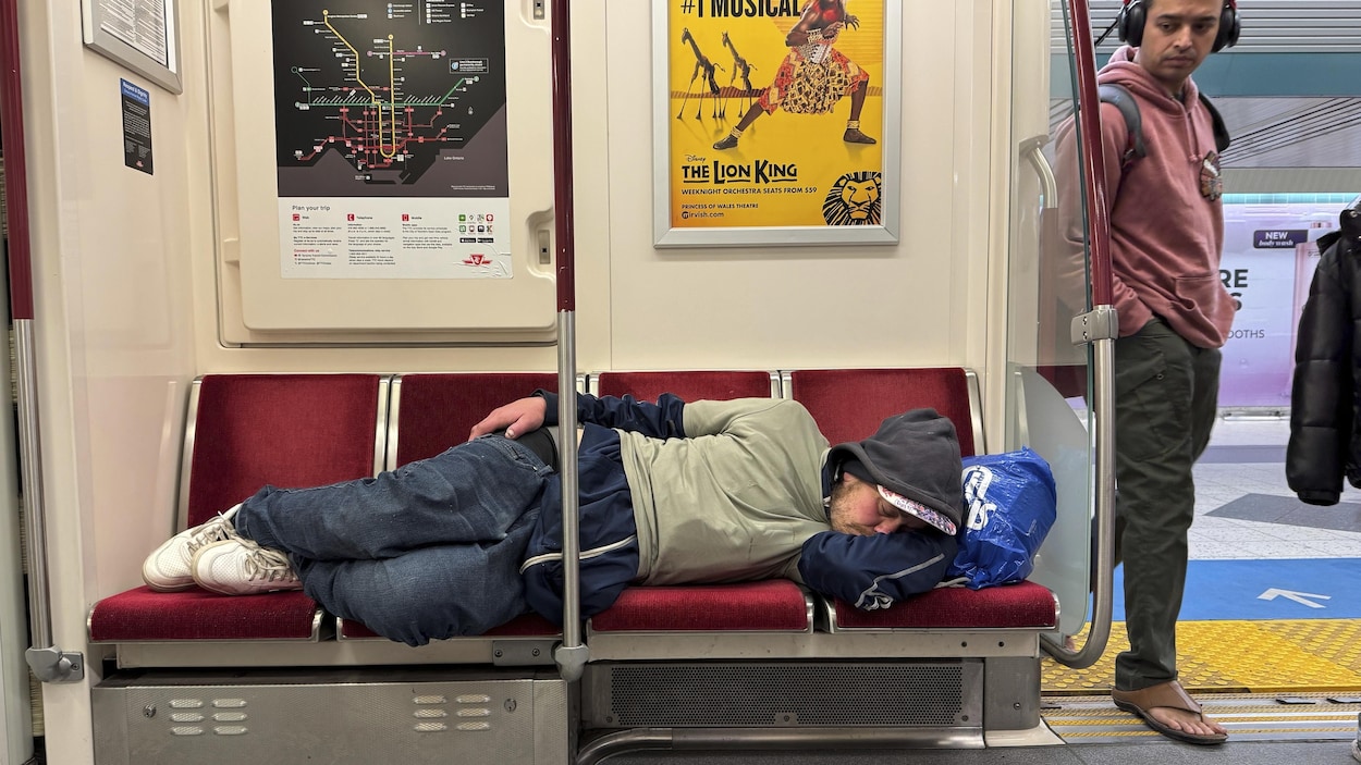 Malgré le gel des tarifs, bien des Torontois boudent le transport en commun