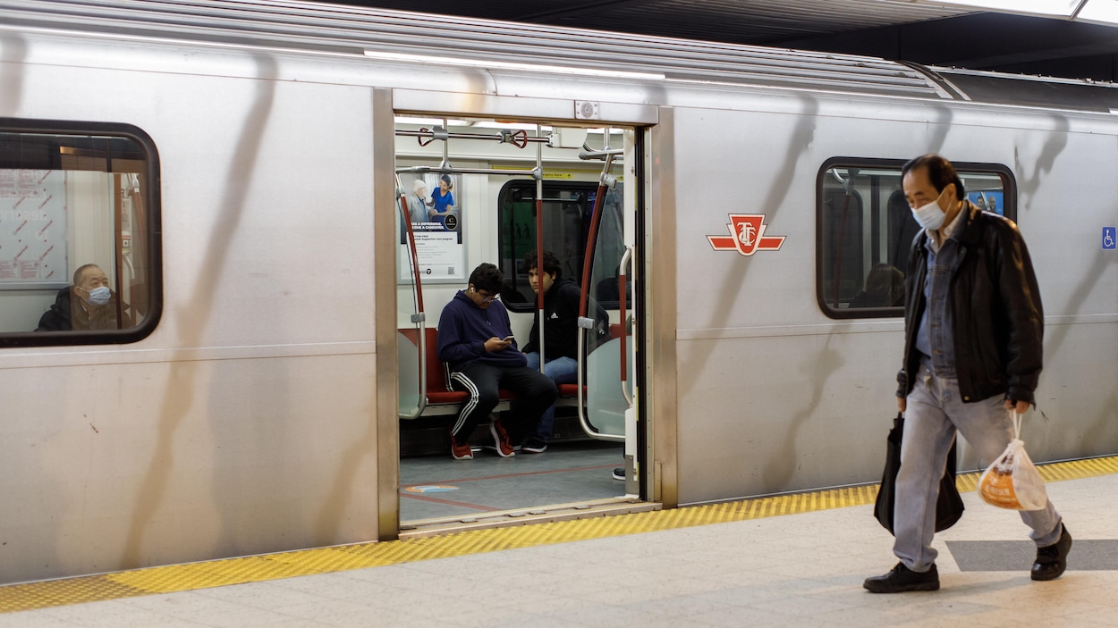 Moins d’usagers, plus de dépenses : comment sauver le transport en commun à Toronto?