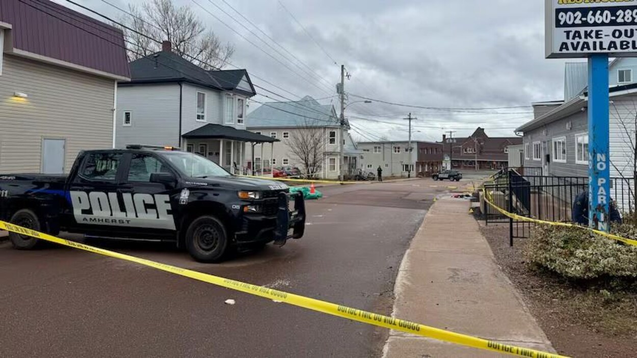 Deux résidents de Moncton accusés d’un meurtre à Amherst, un 3e suspect recherché