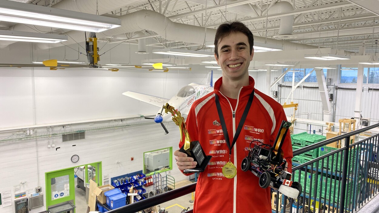 Un étudiant de l’UdeS remporte l’or dans une compétition internationale de robotique