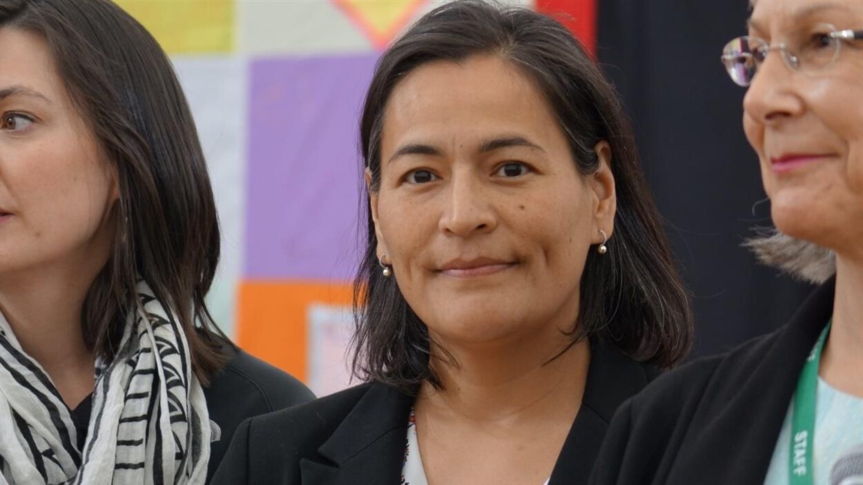 Michèle Audette, commissaire à l'Enquête nationale sur les femmes et les filles autochtones disparues et assassinées. Michèle Audette, commissaire à l'Enquête nationale sur les femmes et les filles autochtones disparues et assassinées.