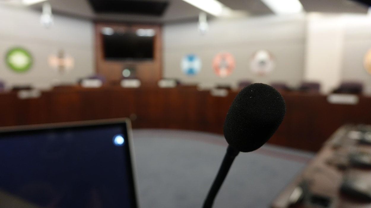 Le monde municipal demande un cadre pour contrer l’intimidation des élus