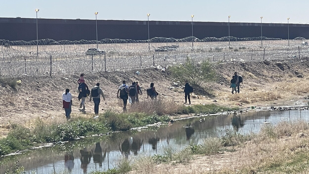 Hallan cuerpo en barrera flotante antimigrantes entre Estados Unidos y México