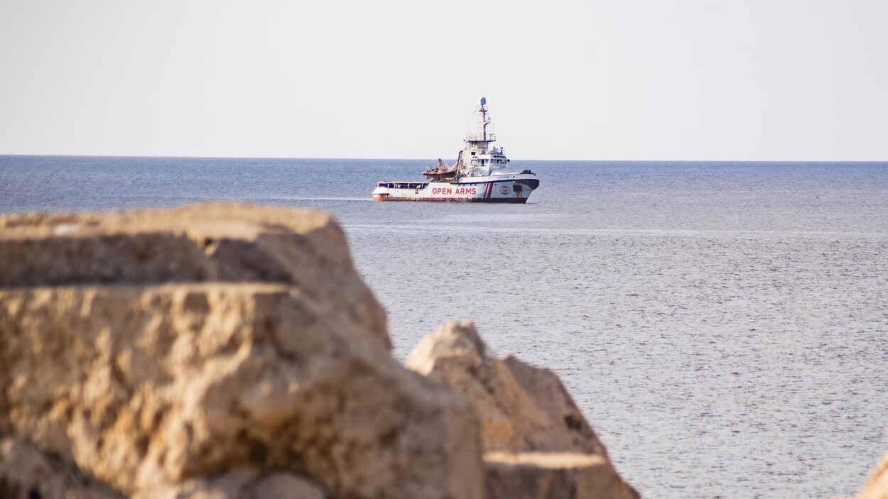 Il est au large des côtes de l'île italienne de Lampedusa, le 17 août 2019.