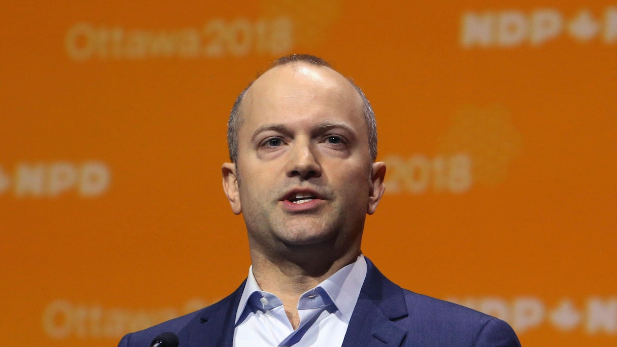 Mike Layton veut faire un retour en politique