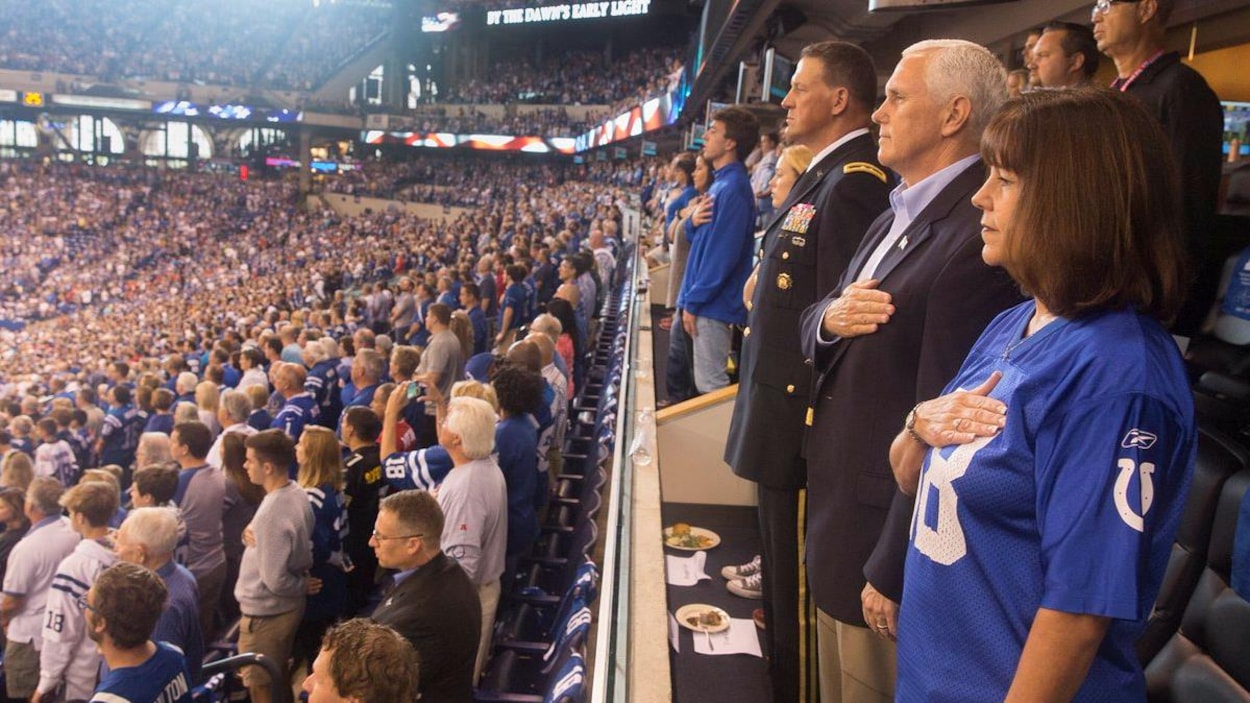 Des joueurs s'agenouillent, Mike Pence quitte un match de ...