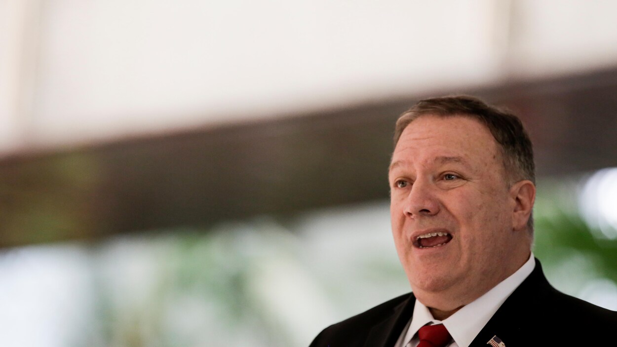 Mike Pompeo parle lors d'un conférence de presse au Costa Rica.