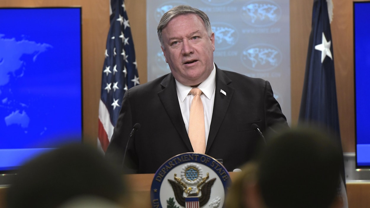 Le chef de la diplomatie des États-Unis, Mike Pompeo, s'adresse aux médias au département d'État, à Washington.