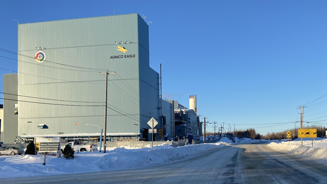 Des centaines de camions sur la 117 pour transporter du minerai
