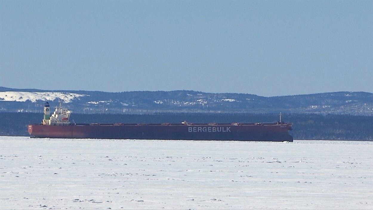 Un minéralier en hiver