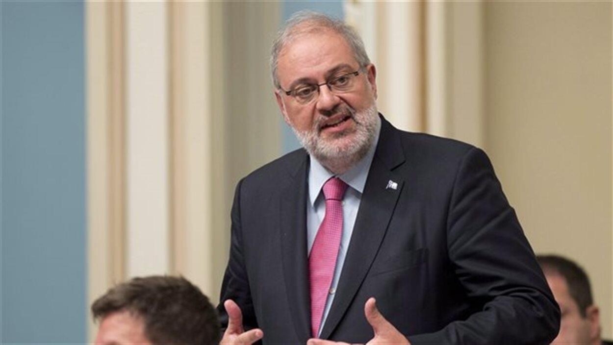 Pierre Arcand, ministre de l'Énergie et des Ressources naturelles.
Pierre Arcand, ministre de l'Énergie et des Ressources naturelles.