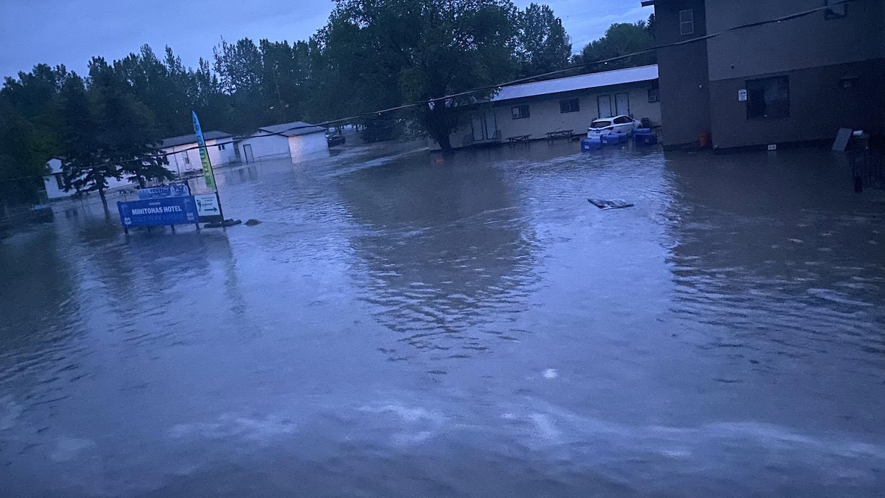Des pluies diluviennes inondent Minitonas