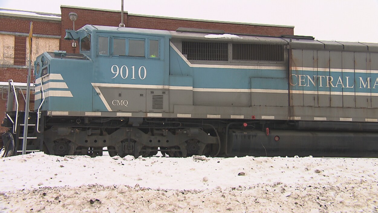Depuis la faillite de la MMA, la Central Maine & Quebec Railway a pris la relève à Farnham. Depuis la faillite de la MMA, la Central Maine & Quebec Railway a pris la relève à Farnham.