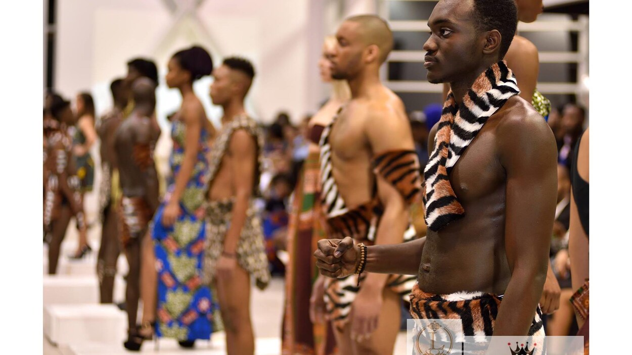 Image de la Semaine de la mode africaine à Edmonton en 2016 Image de la Semaine de la mode africaine à Edmonton en 2016