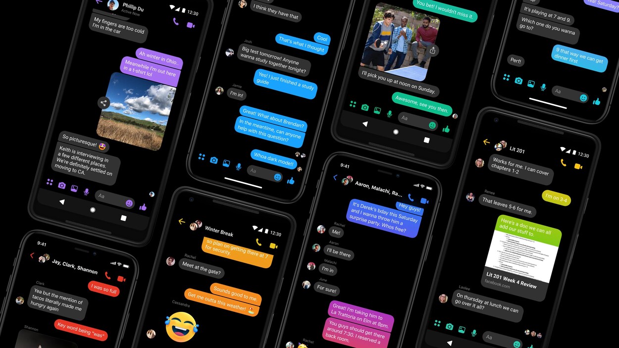 Huit téléphones affichant des conversations sur Messenger en mode sombre.