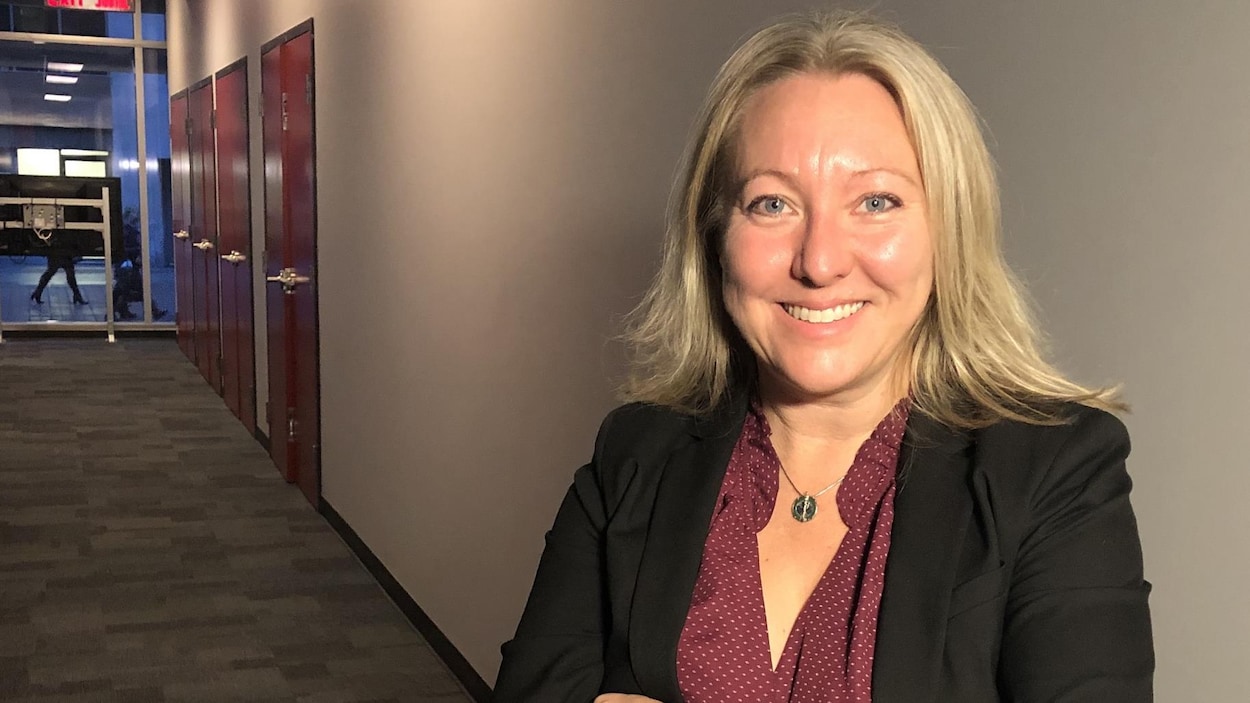 Mona Fortier dans la station de Radio-Canada Ottawa-Gatineau.