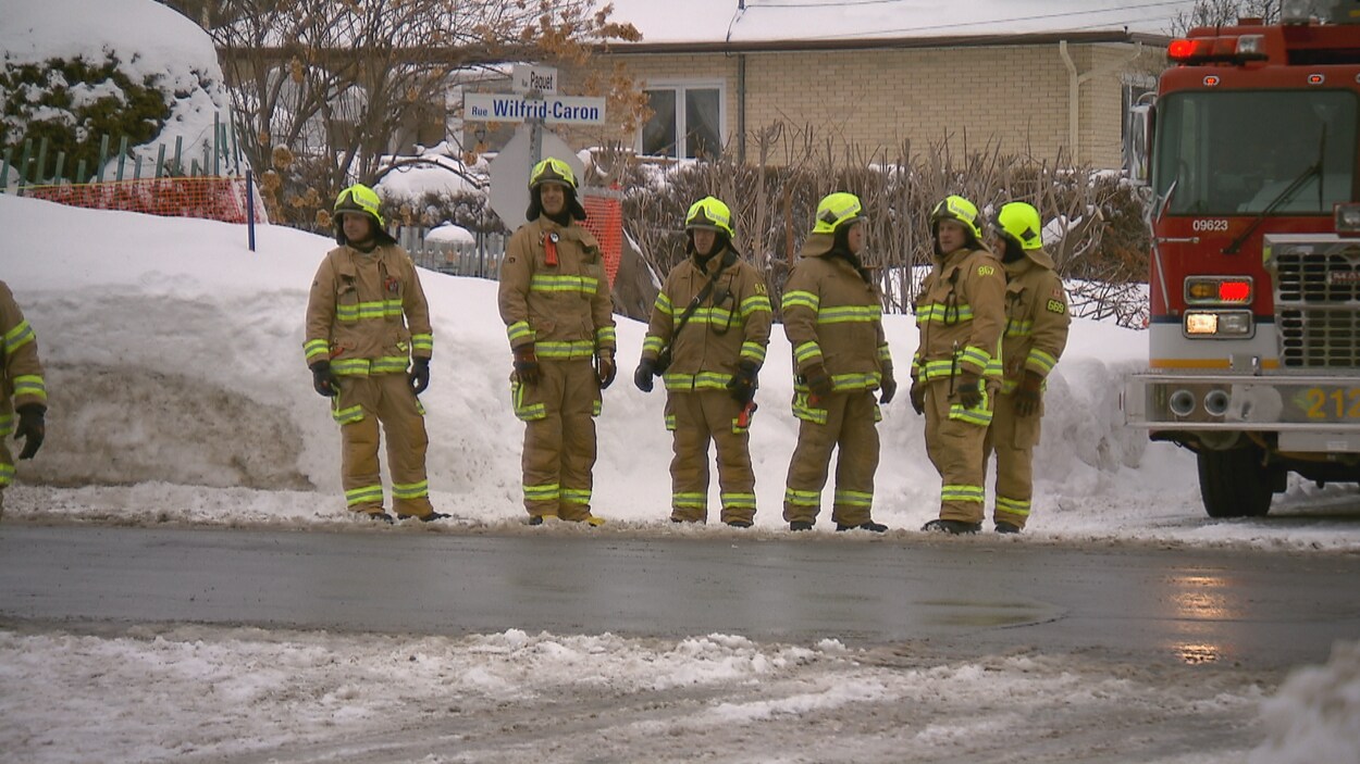 Les pompiers de Québec sont intervenus samedi matin dans un immeuble de la rue Wilfrid-Caron dans le secteur de Loretteville pour des personnes intoxiquées au monoxyde de carbone. Les pompiers de Québec sont intervenus samedi matin dans un immeuble de la rue Wilfrid-Caron dans le secteur de Loretteville pour des personnes intoxiquées au monoxyde de carbone.