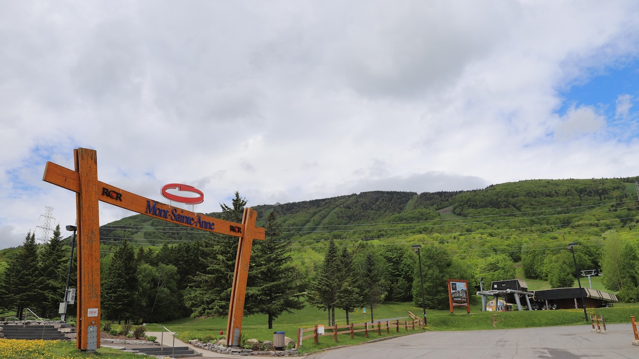 La Sépaq pourra vendre de gré à gré des terrains autour du Mont-Sainte-Anne