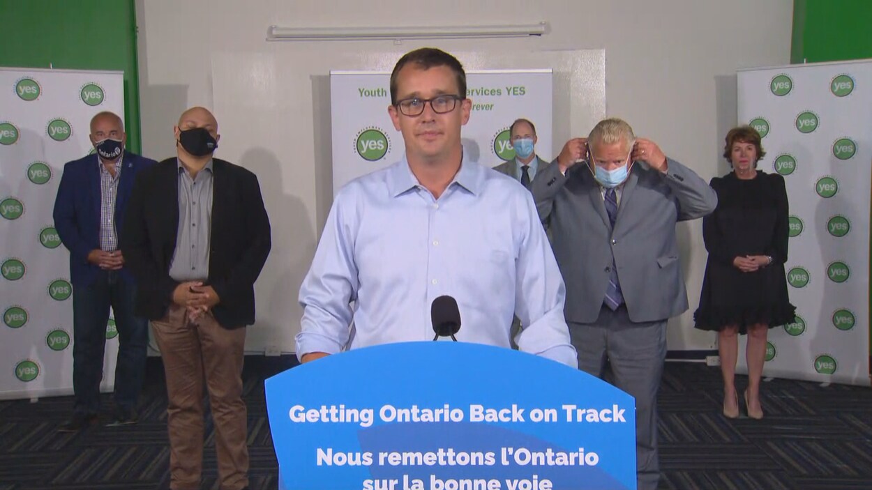 Monte McNaughton, ministre ontarien du Travail, de la Formation et du Développement des compétence lors d'une conférence de presse le 28 août 2020.