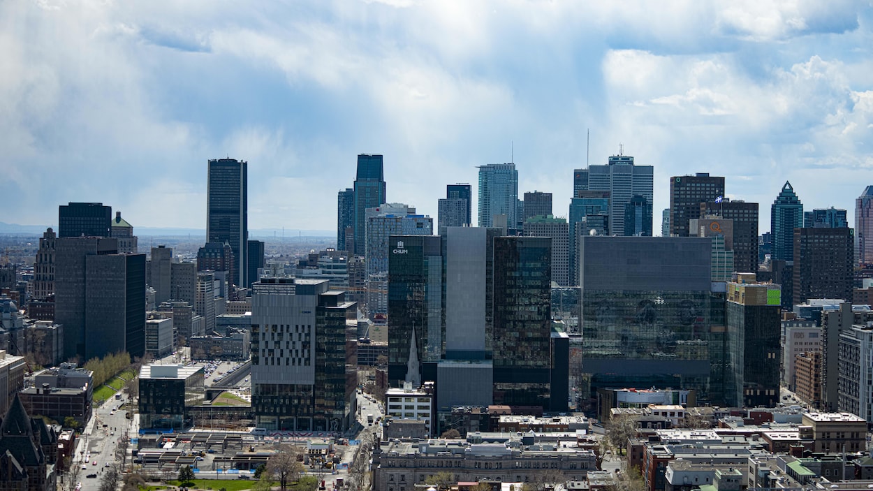 Le centre-ville de Montréal vu des airs.