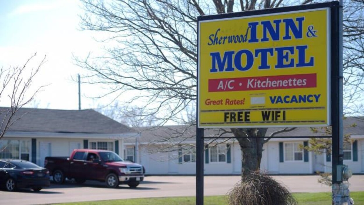 Le motel Sherwood à Charlottetown, à l'Île-du-Prince-Édouard, est au cœur d'une enquête de l'Agence des services frontaliers du Canada. Le motel Sherwood à Charlottetown, à l'Île-du-Prince-Édouard, est au cœur d'une enquête de l'Agence des services frontaliers du Canada.