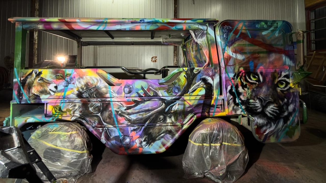 Une ancienne locomotive devient une œuvre d’art au Zoo de Saint-Félicien
