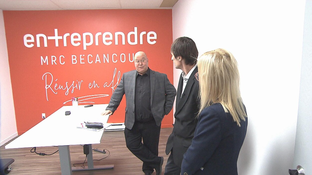 Le directeur général de la MRC de Bécancour, Daniel Béliveau et le préfet de la MRC, Mario Lyonnais.