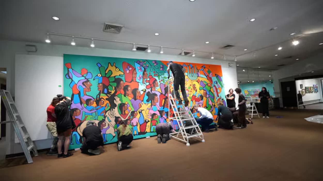 Invisible depuis 40 ans, un chef-d’œuvre de Norval Morrisseau dévoilé à Thunder Bay