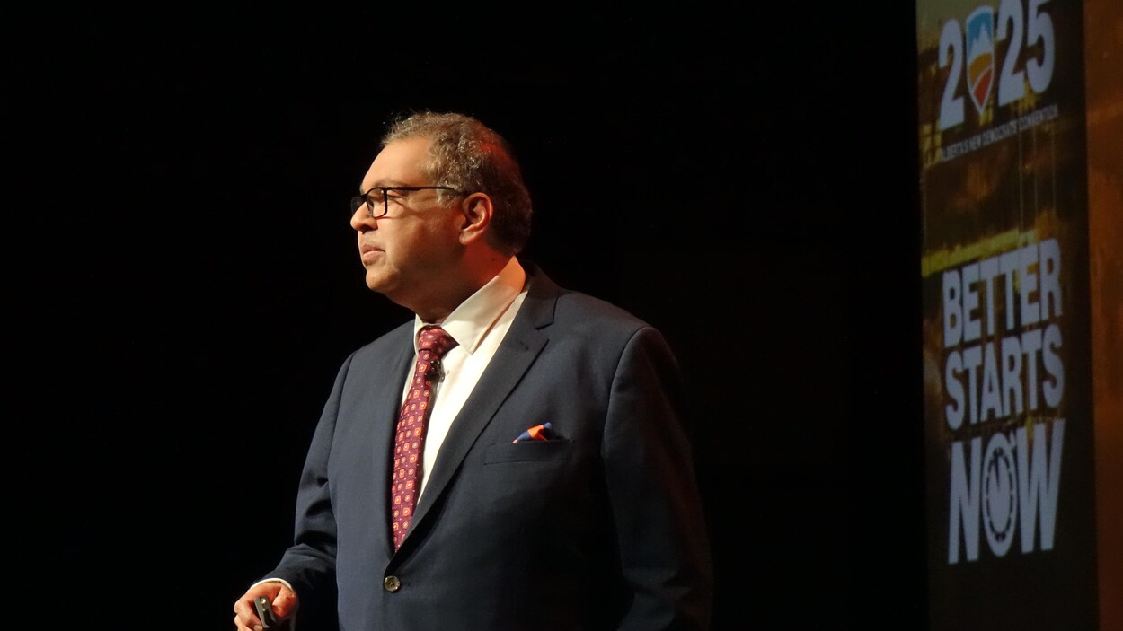 Le NPD de l’Alberta prend un pas de recul envers le NPD fédéral